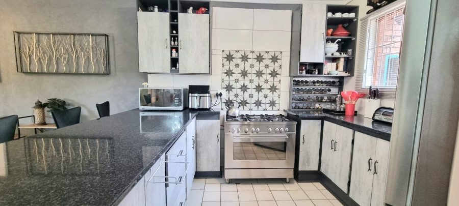 3 Bedroom Property for Sale in Langenhovenpark Free State